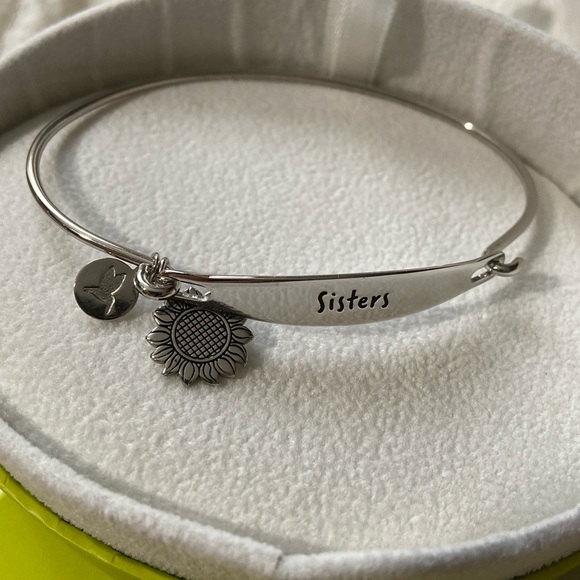Sterling Silver Chamilia “Sisters” Bracelet NWOT - Picture 1 of 4